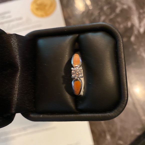 Ladies Diamond ring - Picture 3 of 3